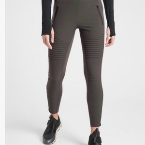 Athleta Headlands Hybrid Moto Tight Sz 4